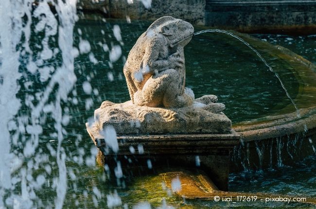 Brunnen und Wasserspiele sind typisch für einen italienischen Garten