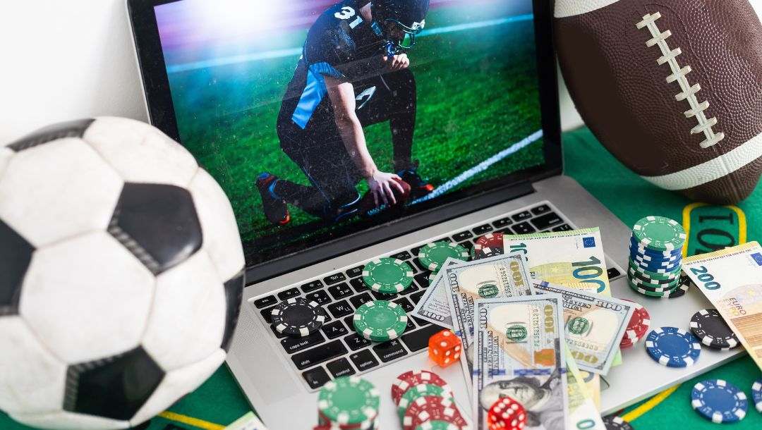 The Role of Online Casinos 4 The Role of Online Casinos 4